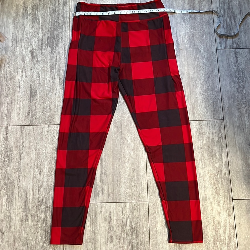 Simple Addiction Buffalo Plaid Leggings w/pockets- Size L/XL